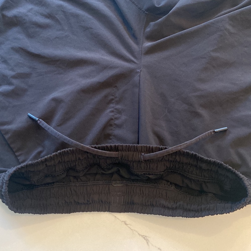 Like new! Lulu lemon size M shorts - Picture 4 of 4